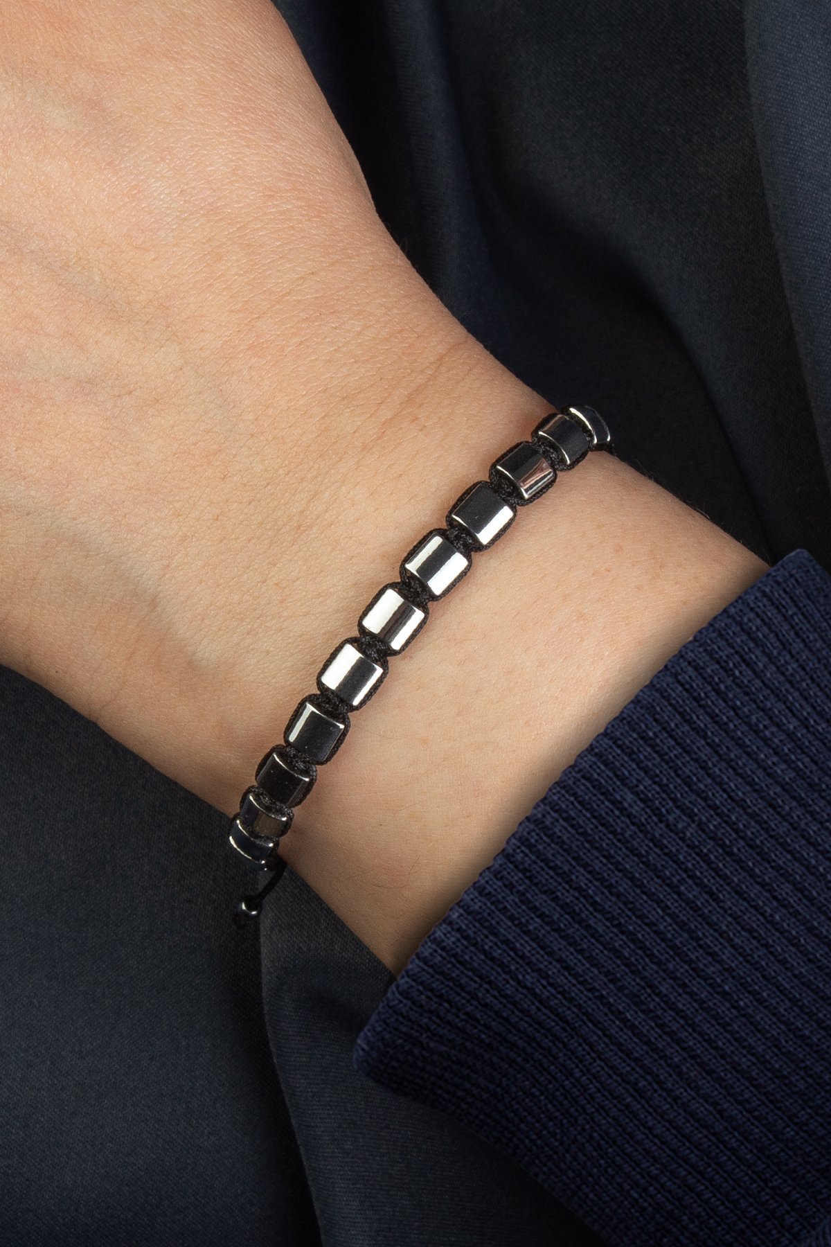 Hematit Doğal Taş Gümüş Kanallı Yassı Kare Kesim 5x5mm Makrome Bileklik