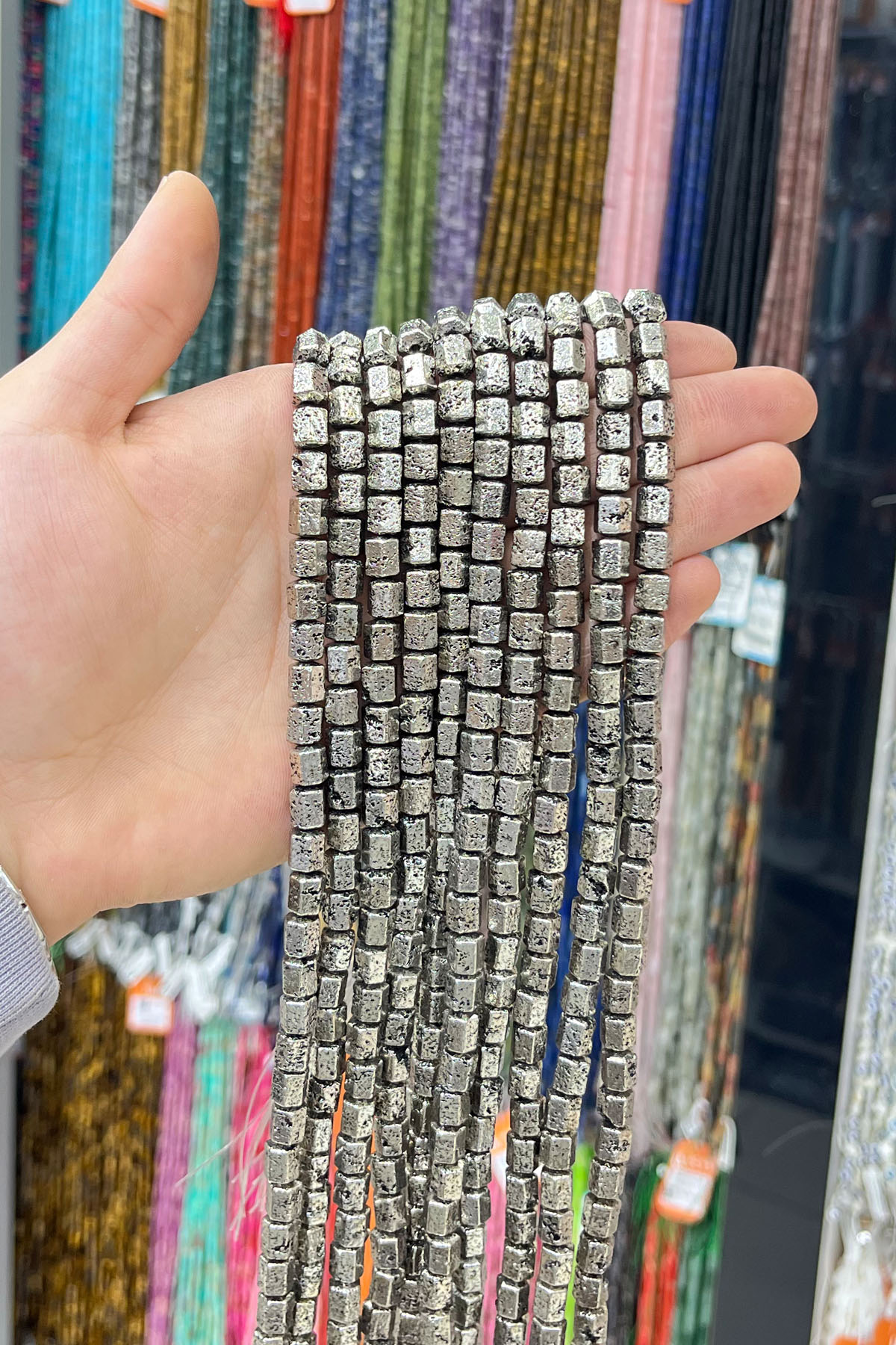 Hematit Taşı Altıgen Kesim 8x6mm-Pütürlü Antik Gümüş Doğal Taş Dizi