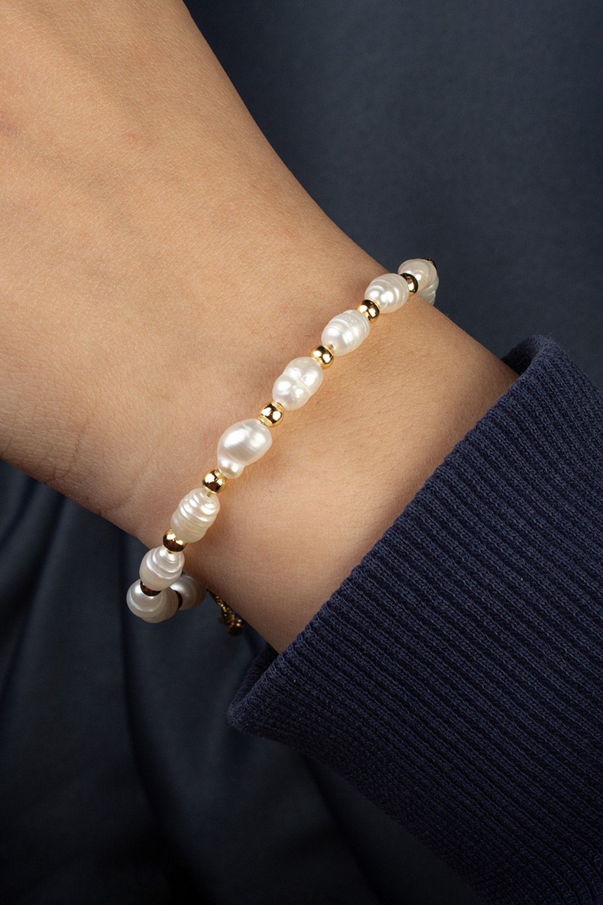 İnci Doğal Taş Arpa Kesim Zincir Kapamalı Bileklik