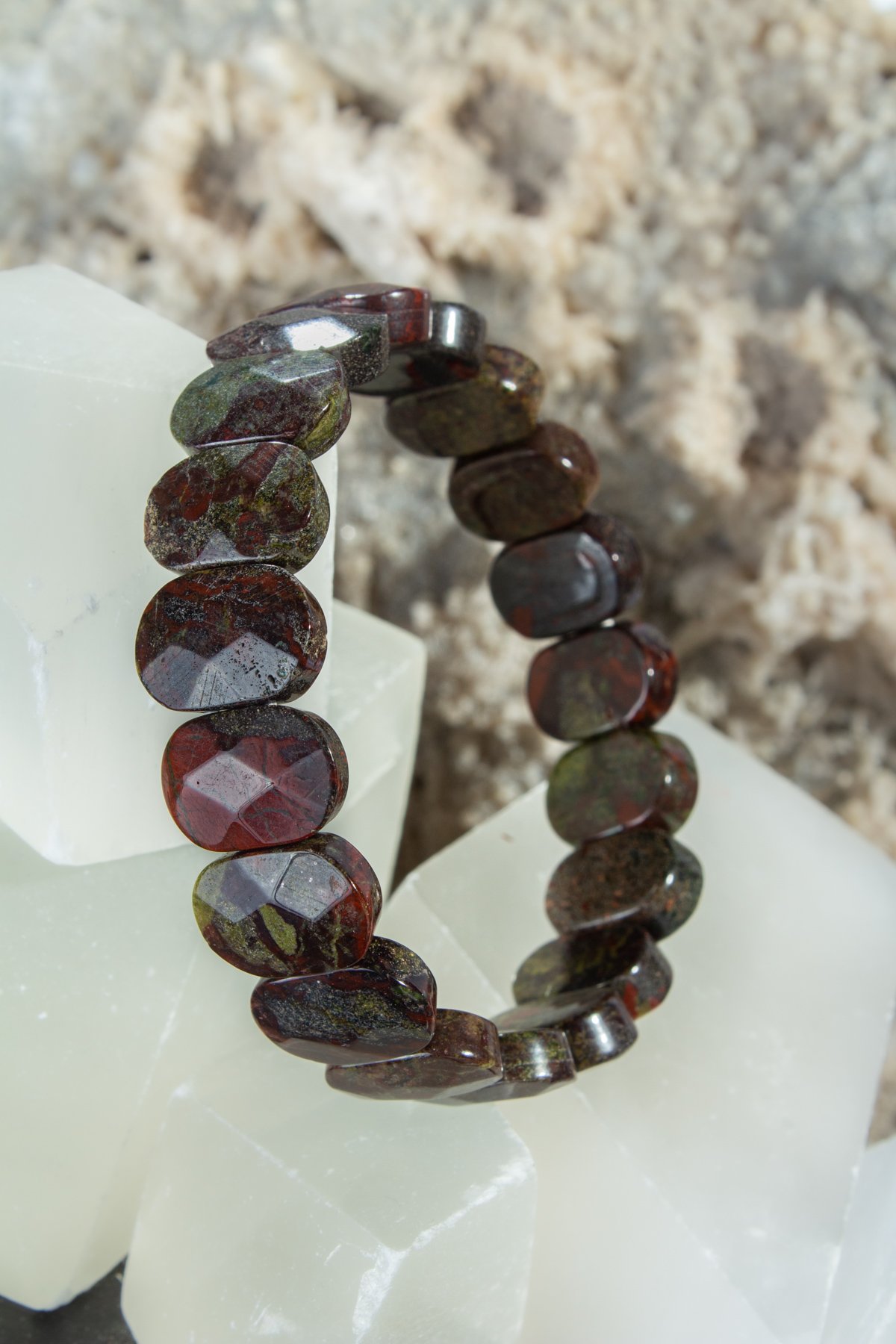 Kan Taşı Doğal Taş Oval Kesim Bileklik