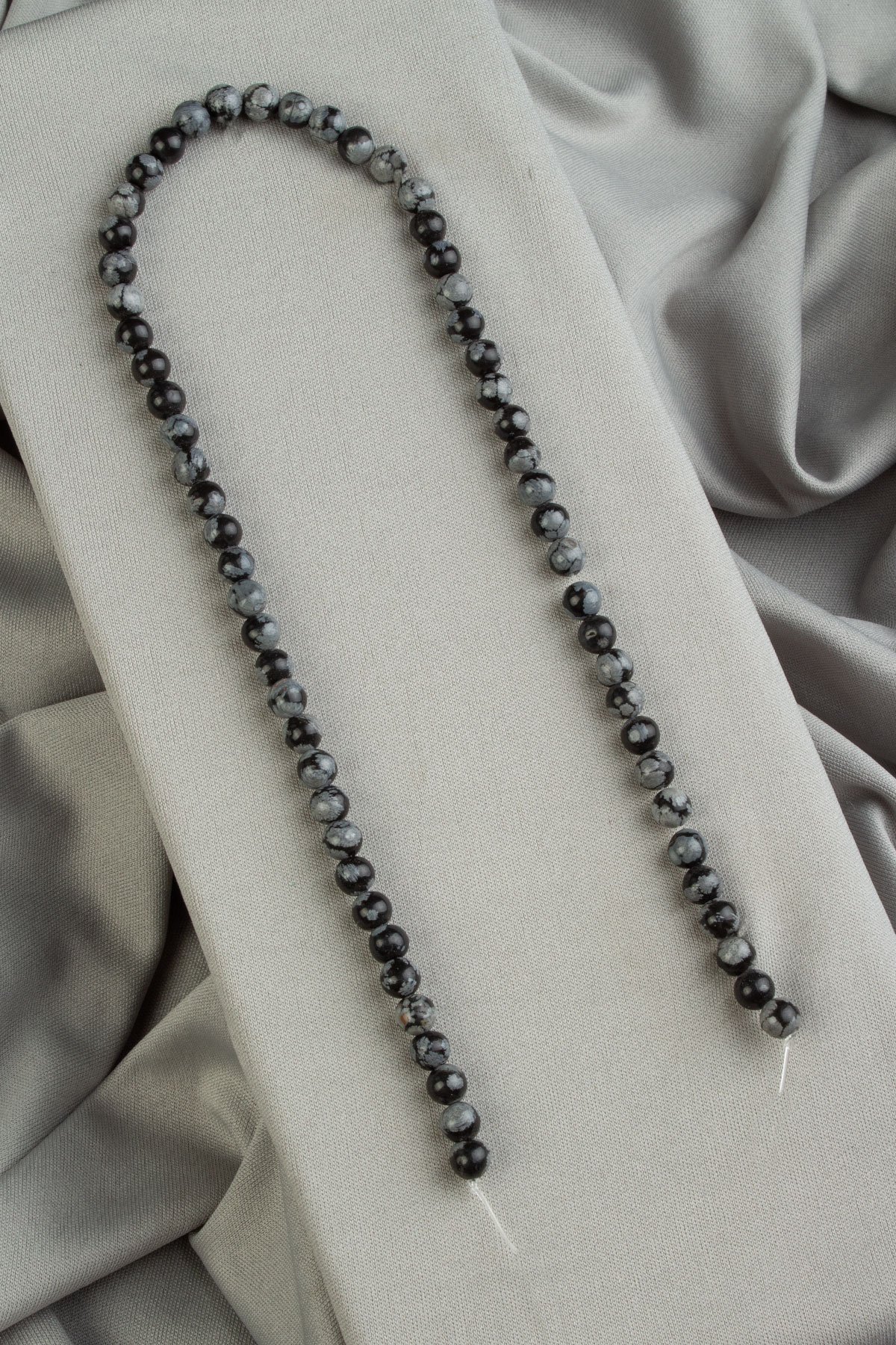 Karlı Obsidyen Doğal Taş Parlak Küre Kesim 6mm Dizi [AA]