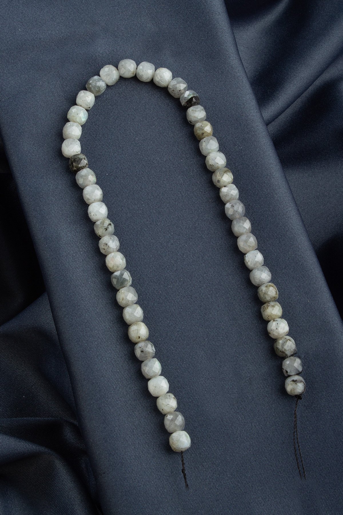 Labradorit Doğal Taş Küp Kesim 8x8mm Dizi