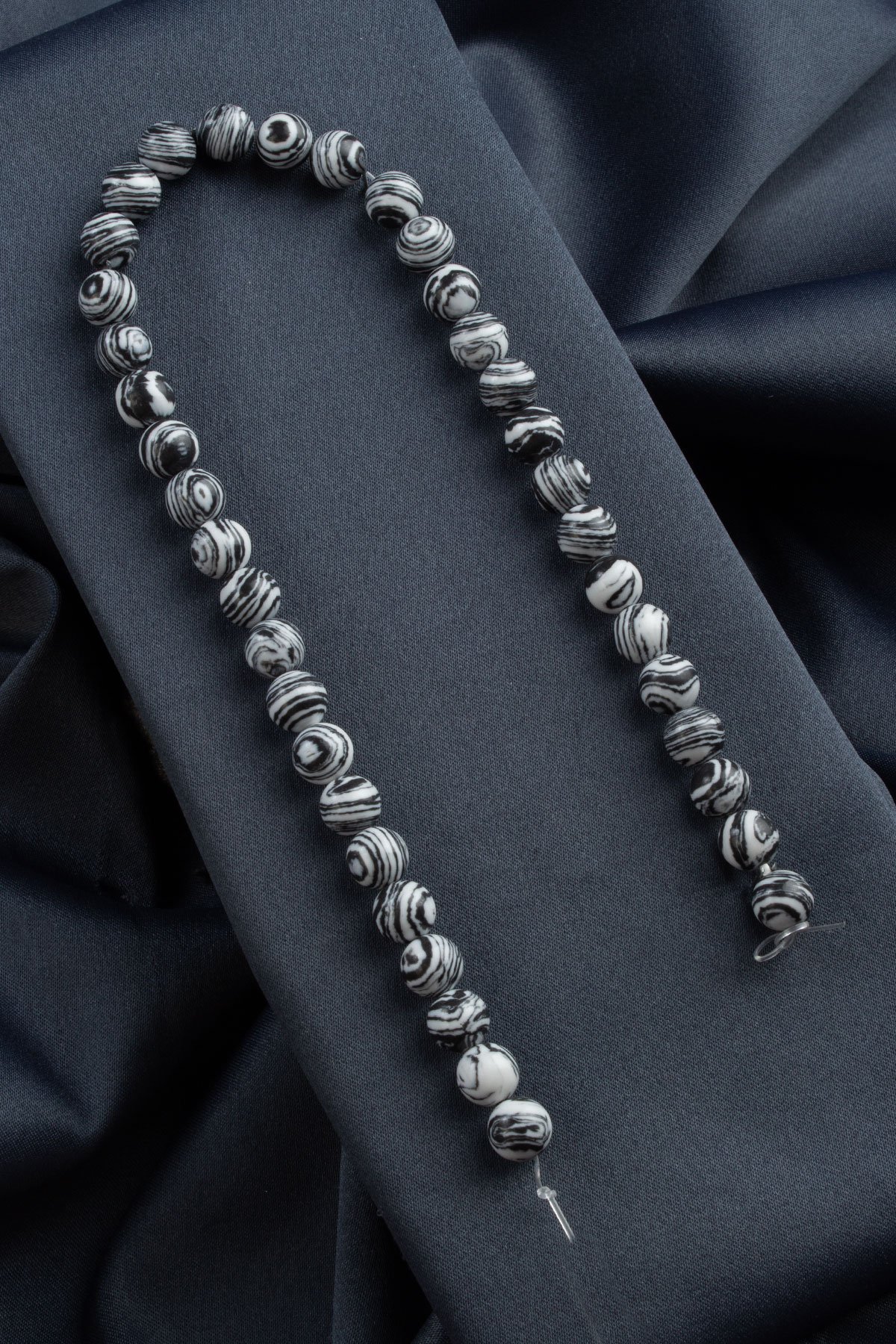 Malakit Sıkma Doğal Taş Siyah Beyaz Küre Kesim 10mm Dizi [B+]