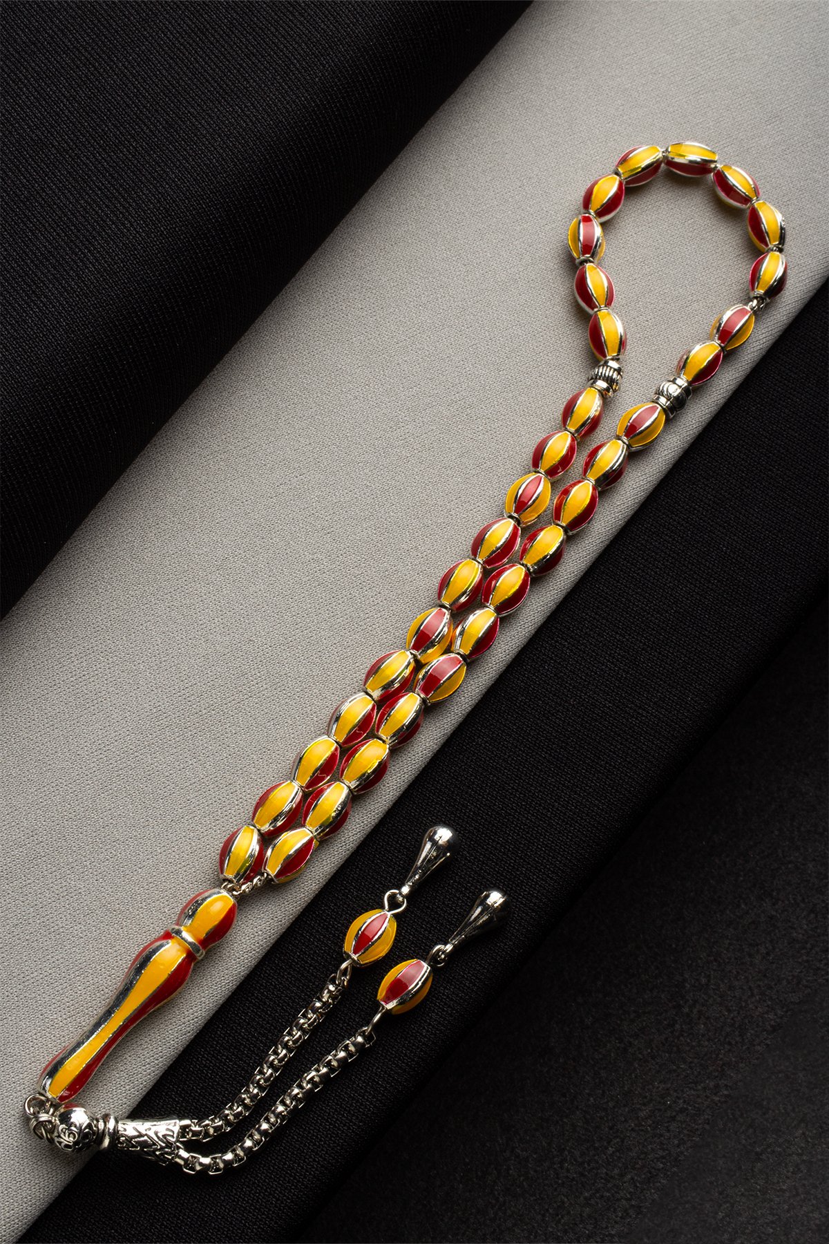 Mine İşlemeli Arpa Kesim 5x8 Sarı Kırmızı Taraftar Tesbihi