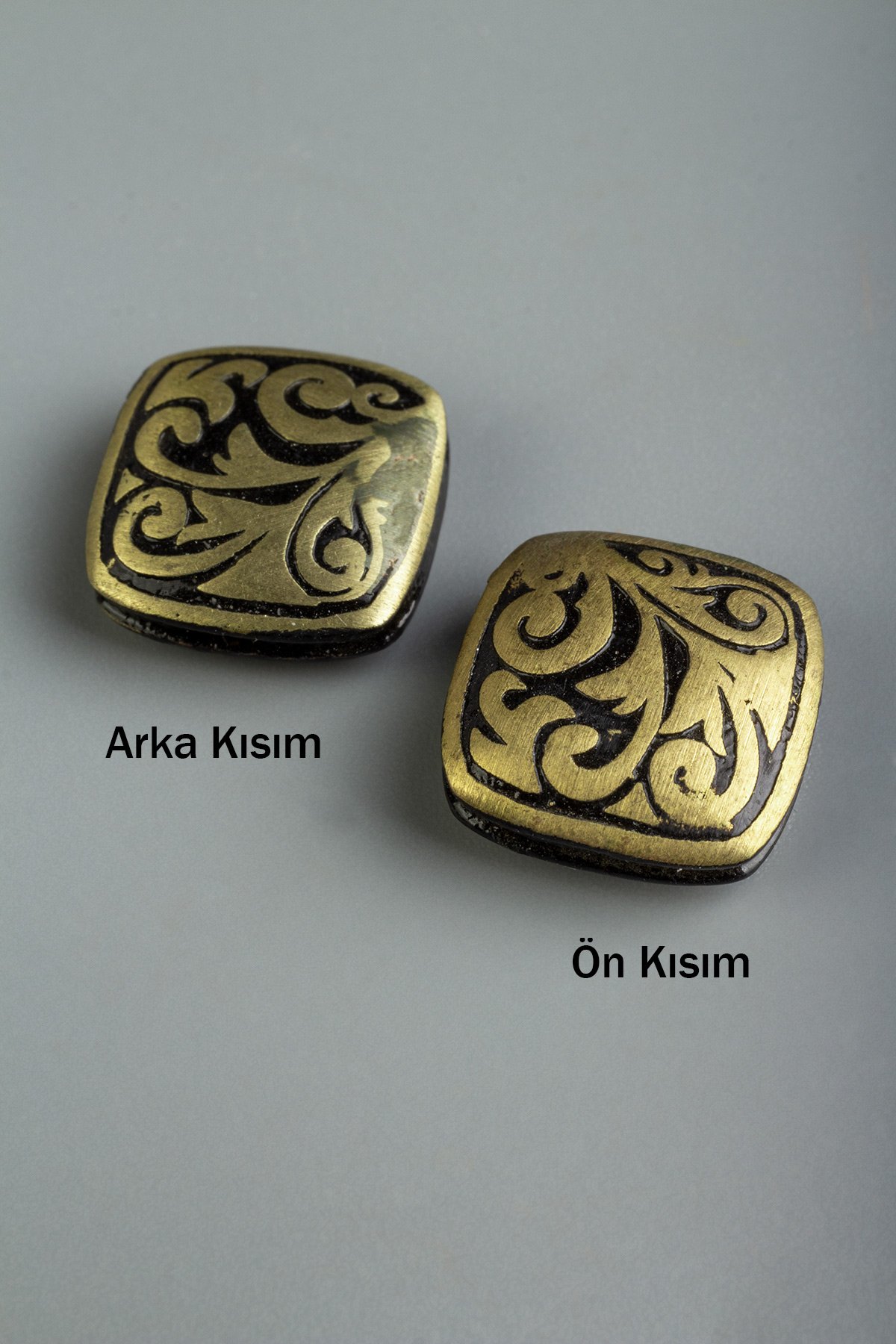 Pirinç Antik Sarı  Yaprak Desen Kare Kesim Tek Delik Aparat 12 x12 mm