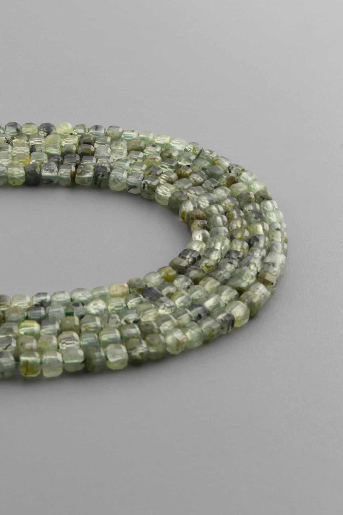 Prehnit Doğal Taş Parlak Küp Kristal Kesim 3x3mm Dizi