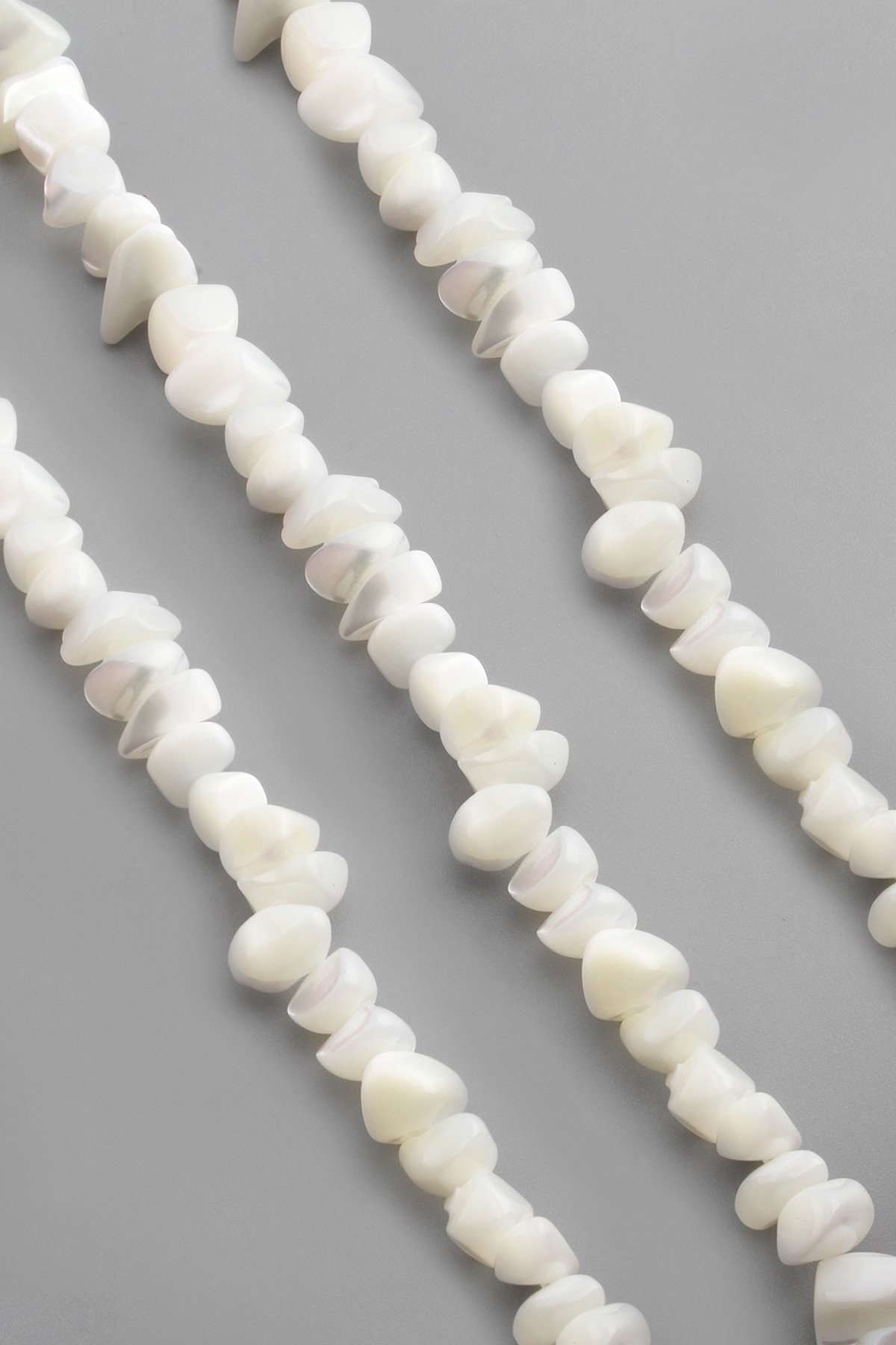 Sedef Taşı Parlak Beyaz Amorf Kesim 8x5mm Dizi [AA]