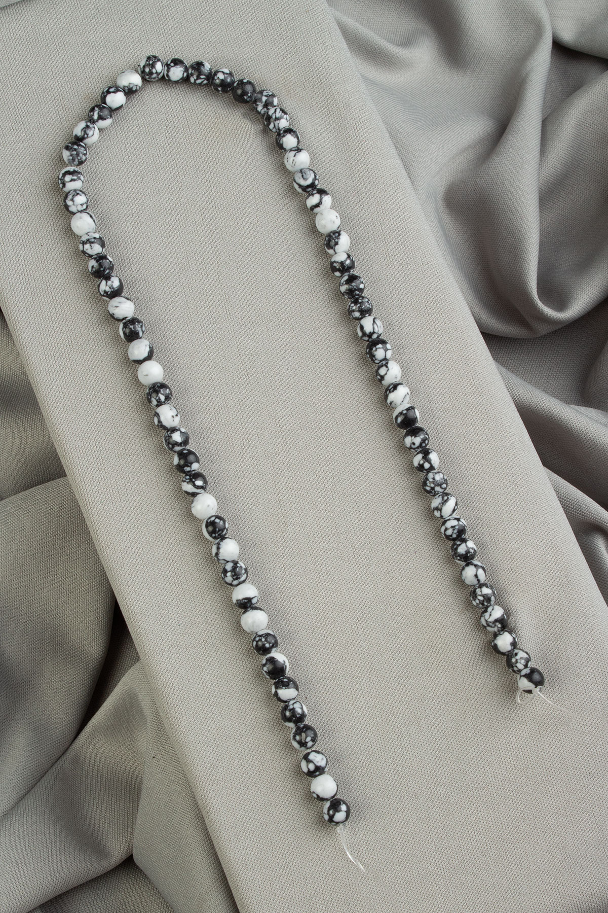 Sıkma Doğal Taş Parlak Siyah Beyaz Küre Kesim 6mm Dizi