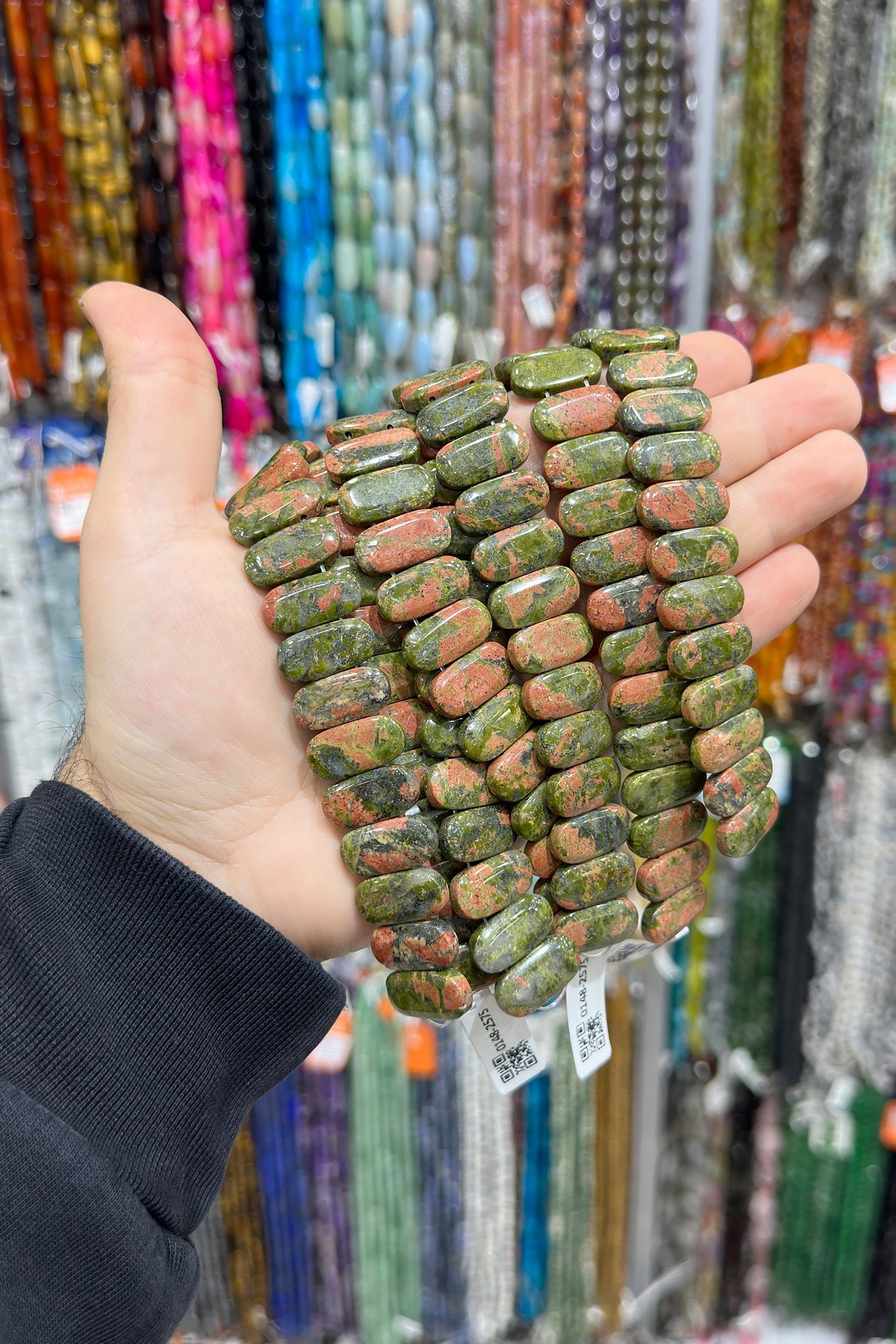 Unakit Taşı Oval Kesim Çift Delikli 10x20mm Dizi