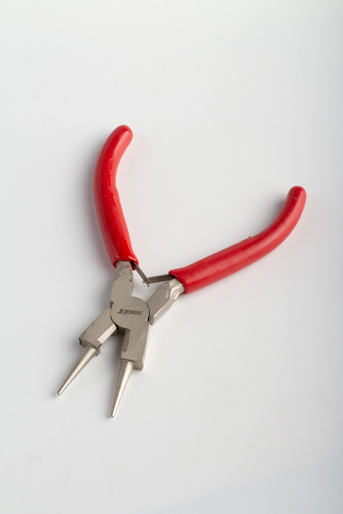 Yuvarlak Uçlu Yan Keski Pense Kırmızı Saplı