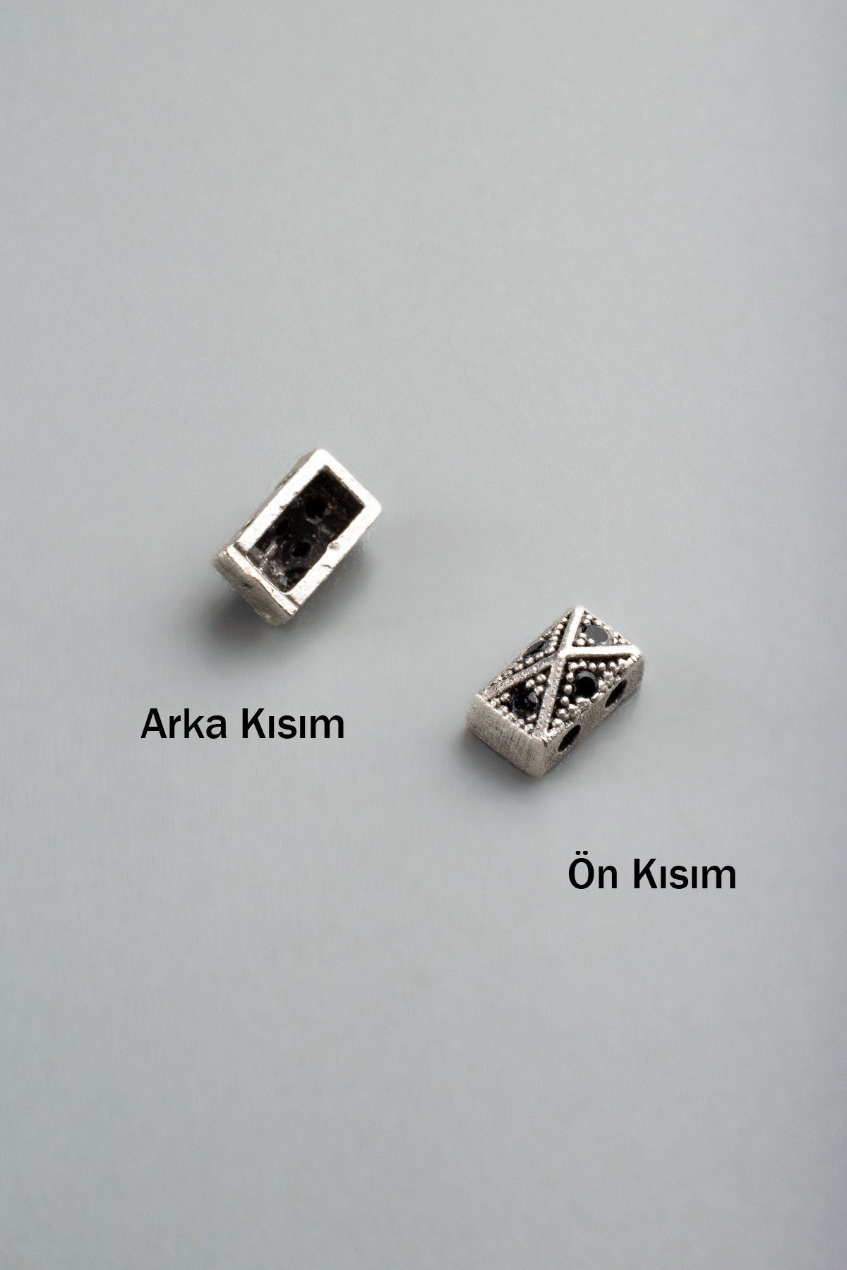 Zirkon Antik Gümüş Kare Piramit Çift Delik Aparat 6x4mm