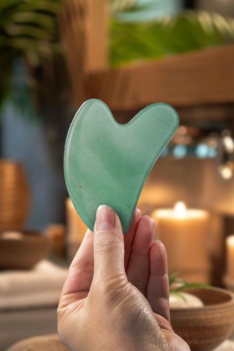Aventurin Doğal Taş Gua Sha Kalp Kesim Yüz Masaj Taşı