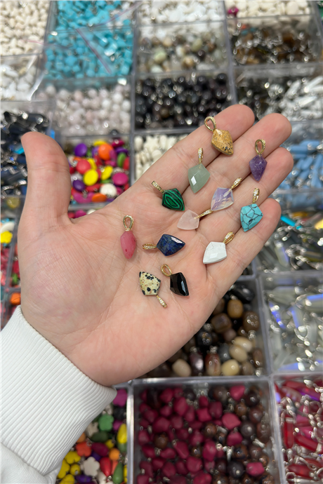 Doğal Taş Kolye Ucu Ok Ucu Kesim 14x11mm