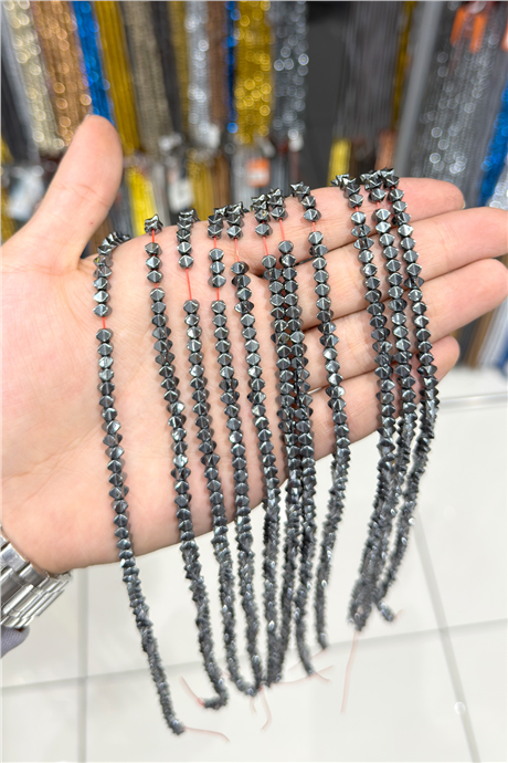 Hematit Taşı 4x4mm Özel Kesim Doğal Taş Diziler