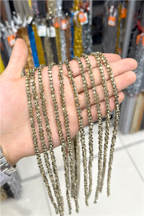 Hematit Taşı 4x4mm Özel Kesim Doğal Taş Diziler