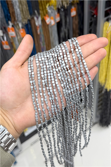 Hematit Taşı 4x4mm Yatsı Kare Kesim Doğal Taş Diziler