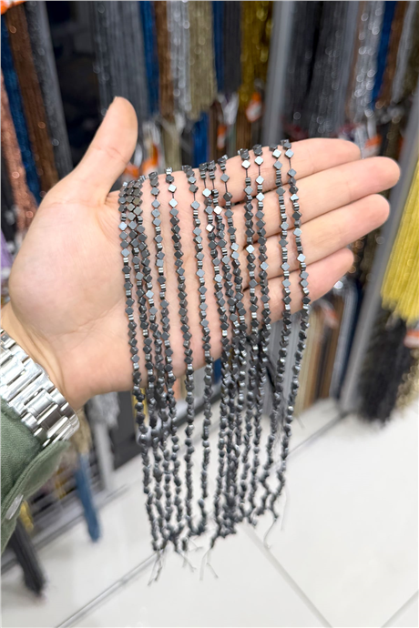 Hematit Taşı 4x4mm Yonca Kesim Doğal Taş Diziler