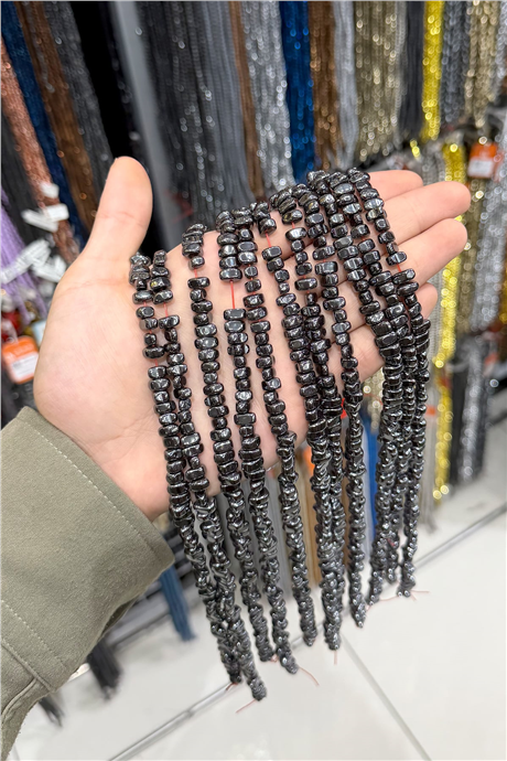 Hematit Taşı 6x7mm Amorf Kesim Doğal Taş Diziler