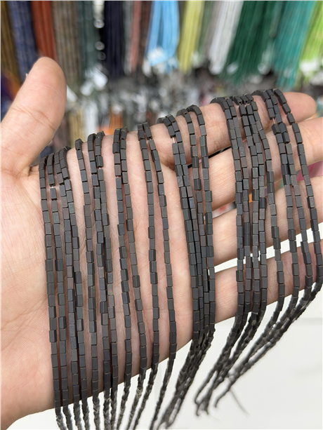 Hematit Taşı Dikdörtgen Kesim Mat Siyah 2x4mm Doğal Taş Dizi