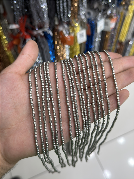 Hematit Taşı Özel Kesim Mat Titanyum 3x3mm Doğal Taş Dizi