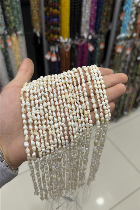 İnci Doğal Taş Beyaz Amorf Kesim 6x7mm Dizi