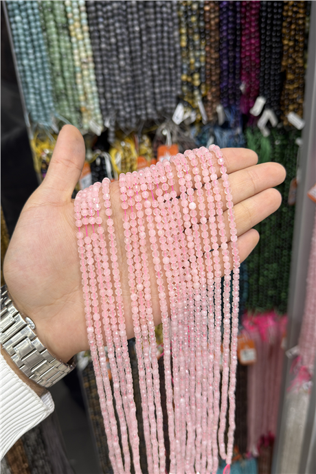 Pembe Kuvars Taşı Küp Faset Kesim 4x4mm Doğal Taş Dizi