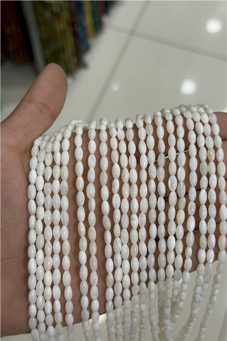 Sedef Taşı 4x8mm Arpa Kesim Doğal Taş Diziler
