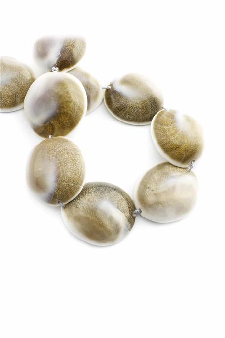 Constrictor Natural Stone Amorphous Cut 39x41mm String Of Beads