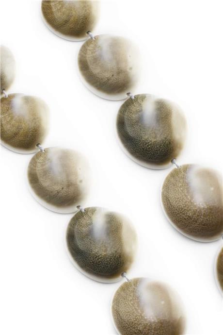 Constrictor Natural Stone Amorphous Cut 39x41mm String Of Beads