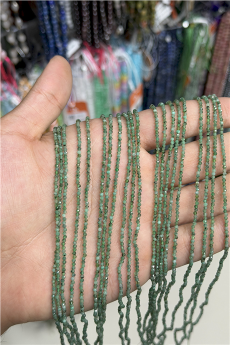 Zümrüt Taşı Küre Kristal Kesim Parlak 2mm Doğal Taş Dizi