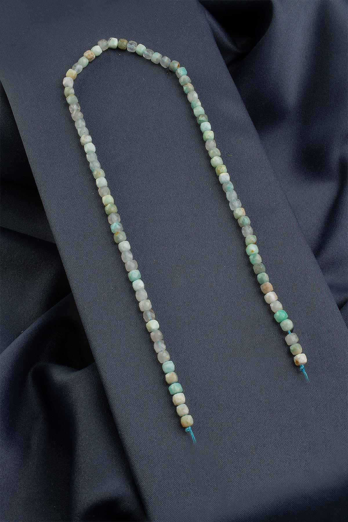 Amazonit Doğal Taş Faset Küp Kesim 4x4mm Dizi