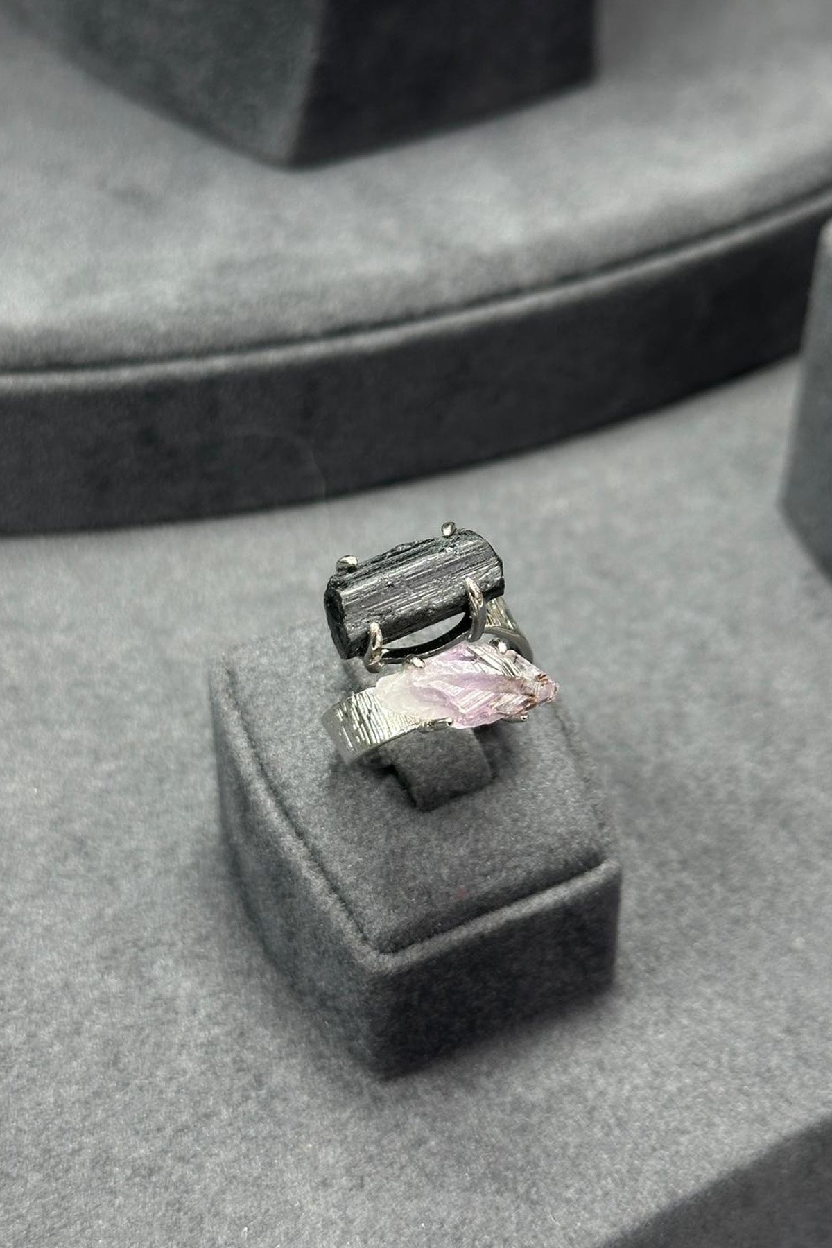 Ametist & Siyah Turmalin Taşı Ham Kütle Kesim Çelik Ayarlanabilir Yüzük