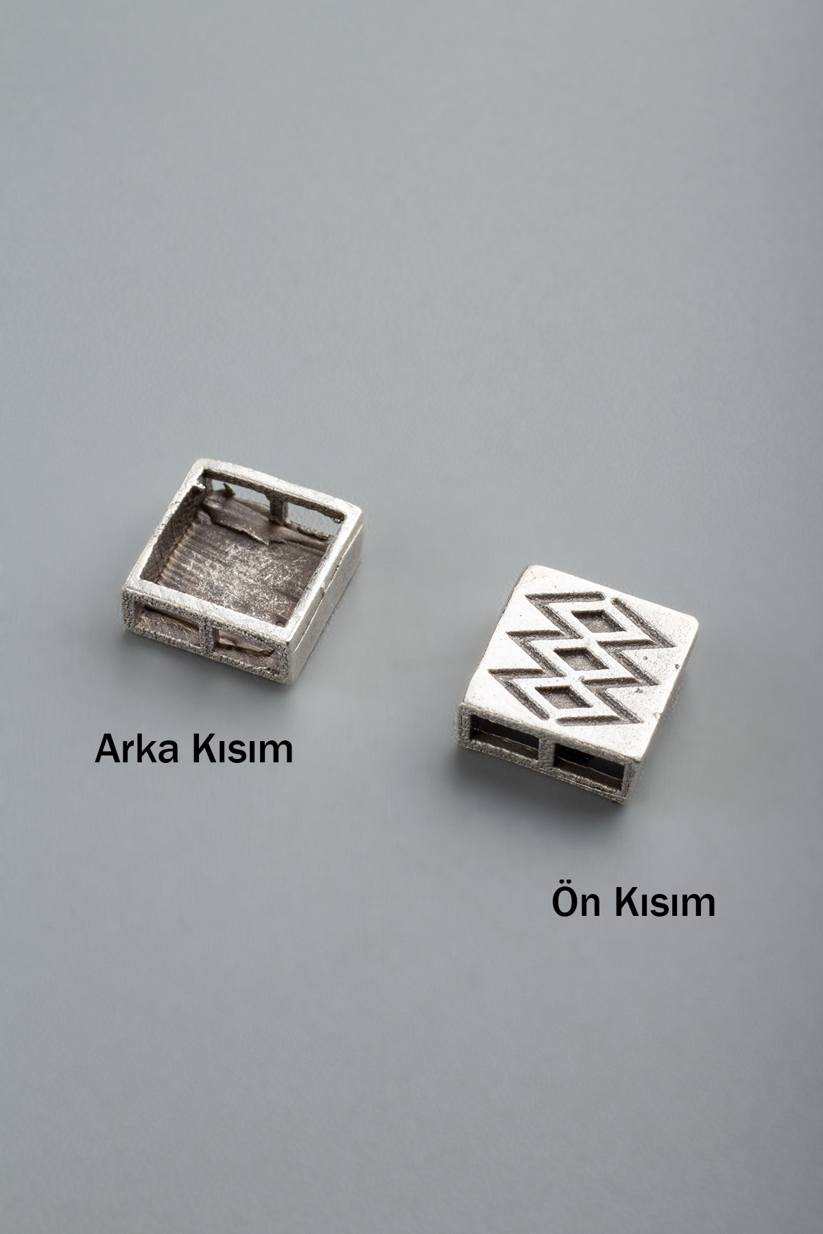Antik Gümüş Kare Kiim Desen Sembol Çift Delik 7mm Takı Aparatı