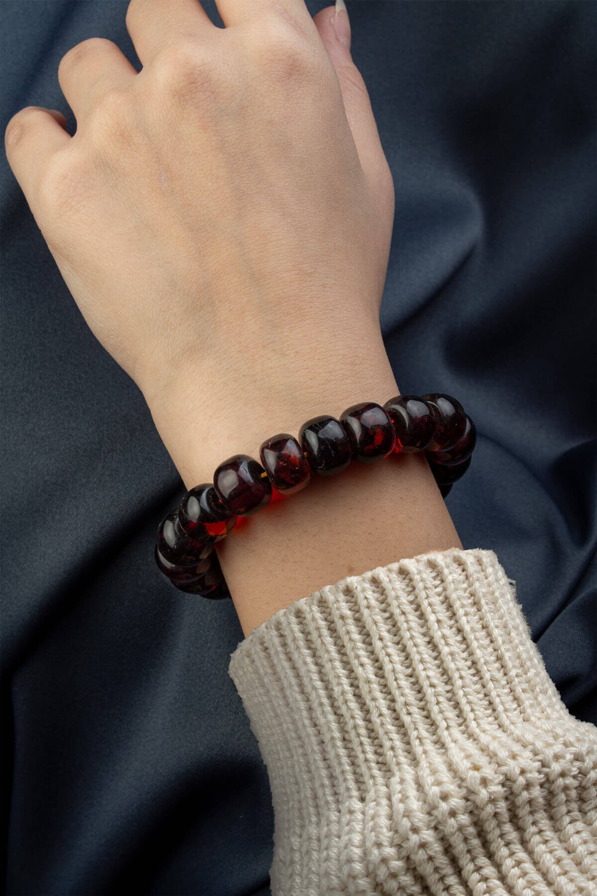 Ateş Kehribar Derin Bordo Kapsül Kesim Unisex Bileklik 13-15gr