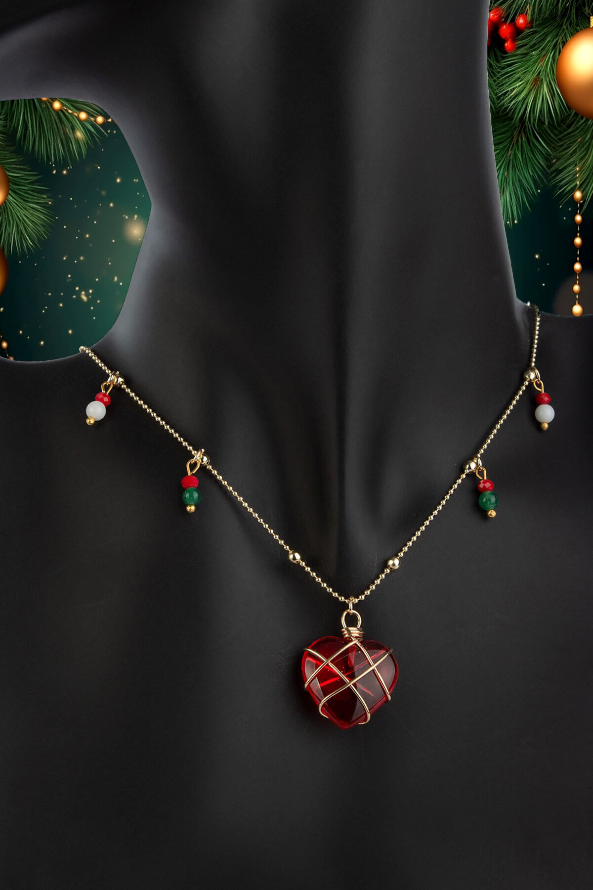 Cam Kırmızı Kalp Motifli Yılbaşı Kolyesi
