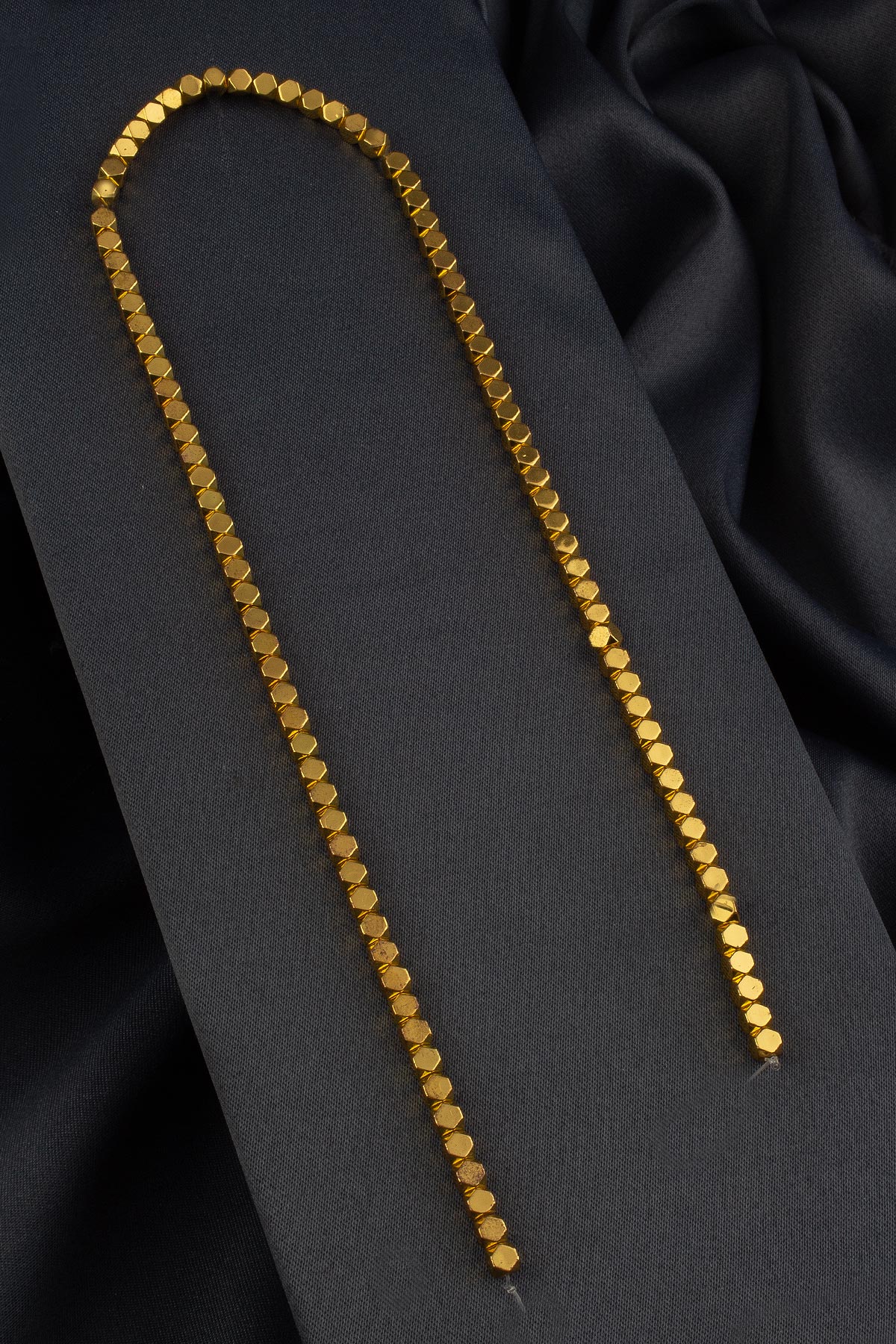 Hematit Doğal Taş Altın Sarı Küp Kesim 4x4mm Dizi