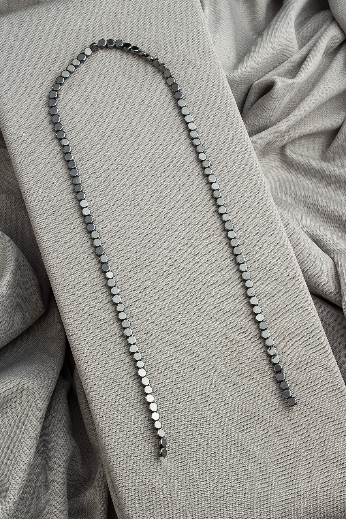 Hematit Doğal Taş Füme Daire Kesim 4x4mm Dizi