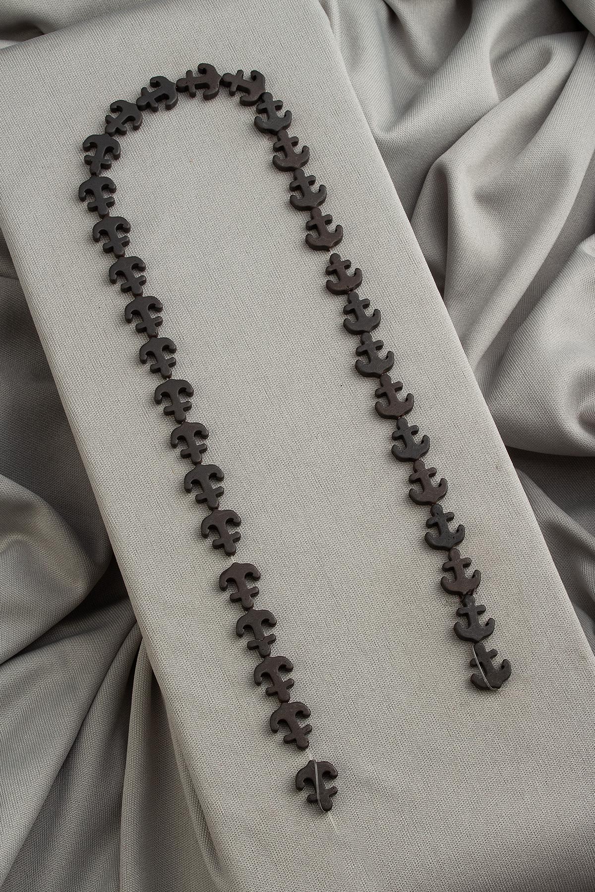 Hematit Doğal Taş Mat Siyah Gemi Çapası Kesim 13x11mm Dizi