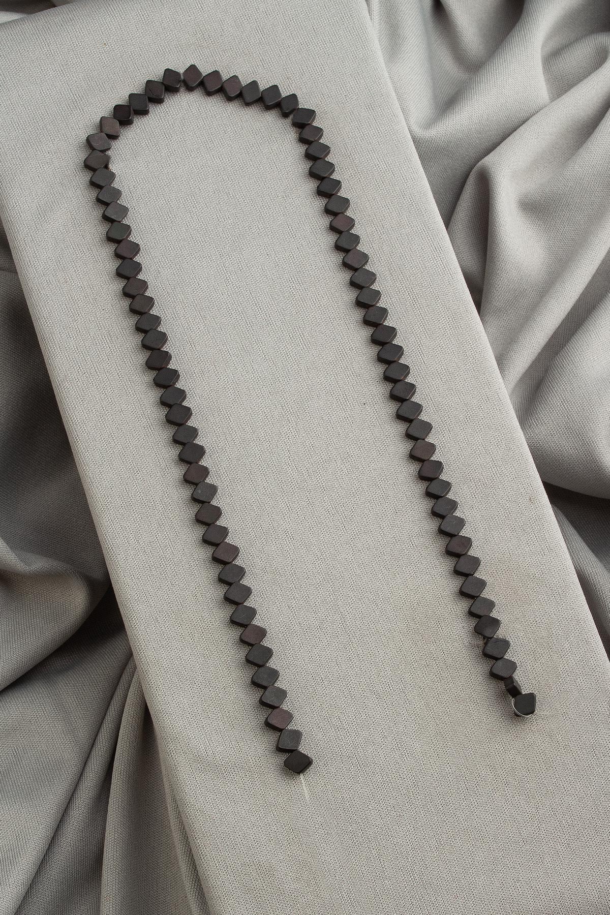 Hematit Doğal Taş Mat Siyah Kare Kesim 6x6mm Dizi