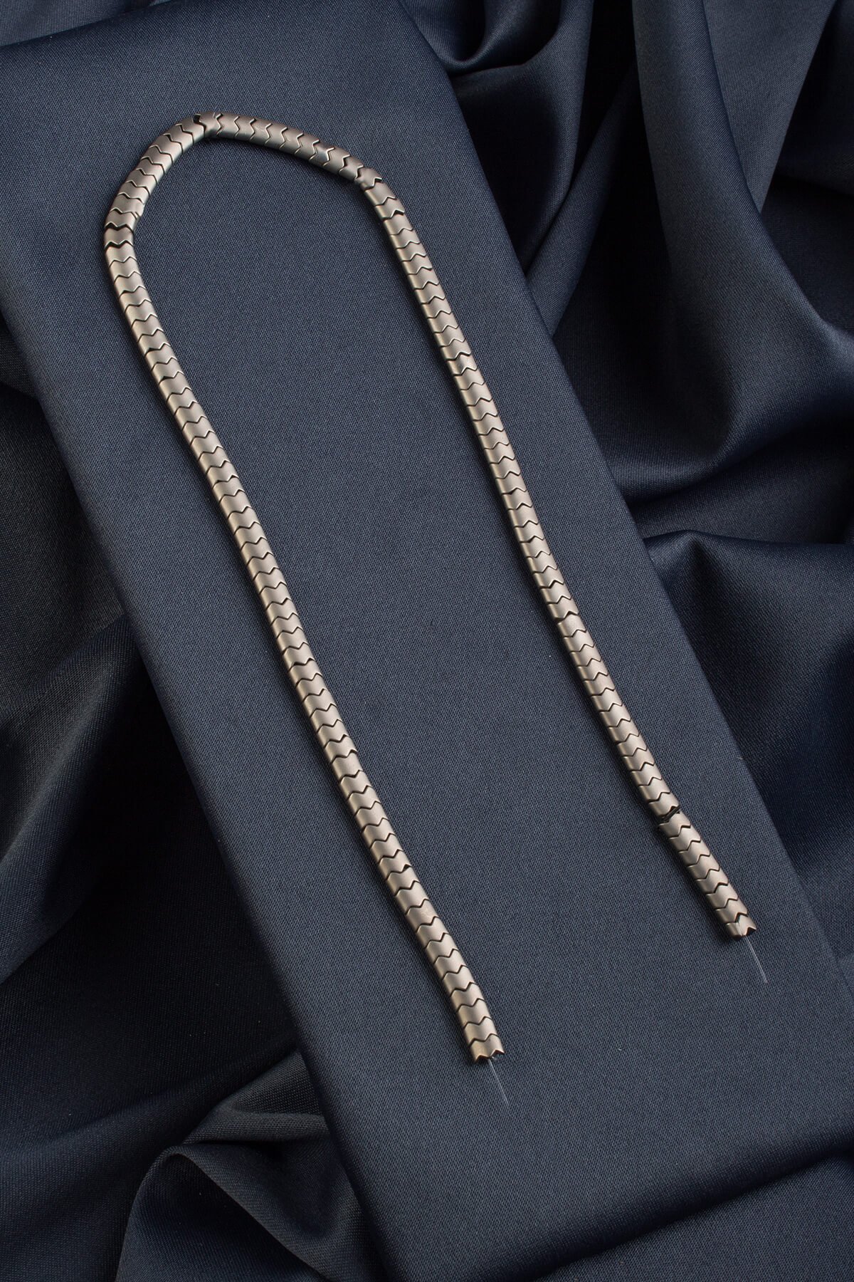 Hematit Doğal Taş Mat Titanyum 5x4mm Dizi