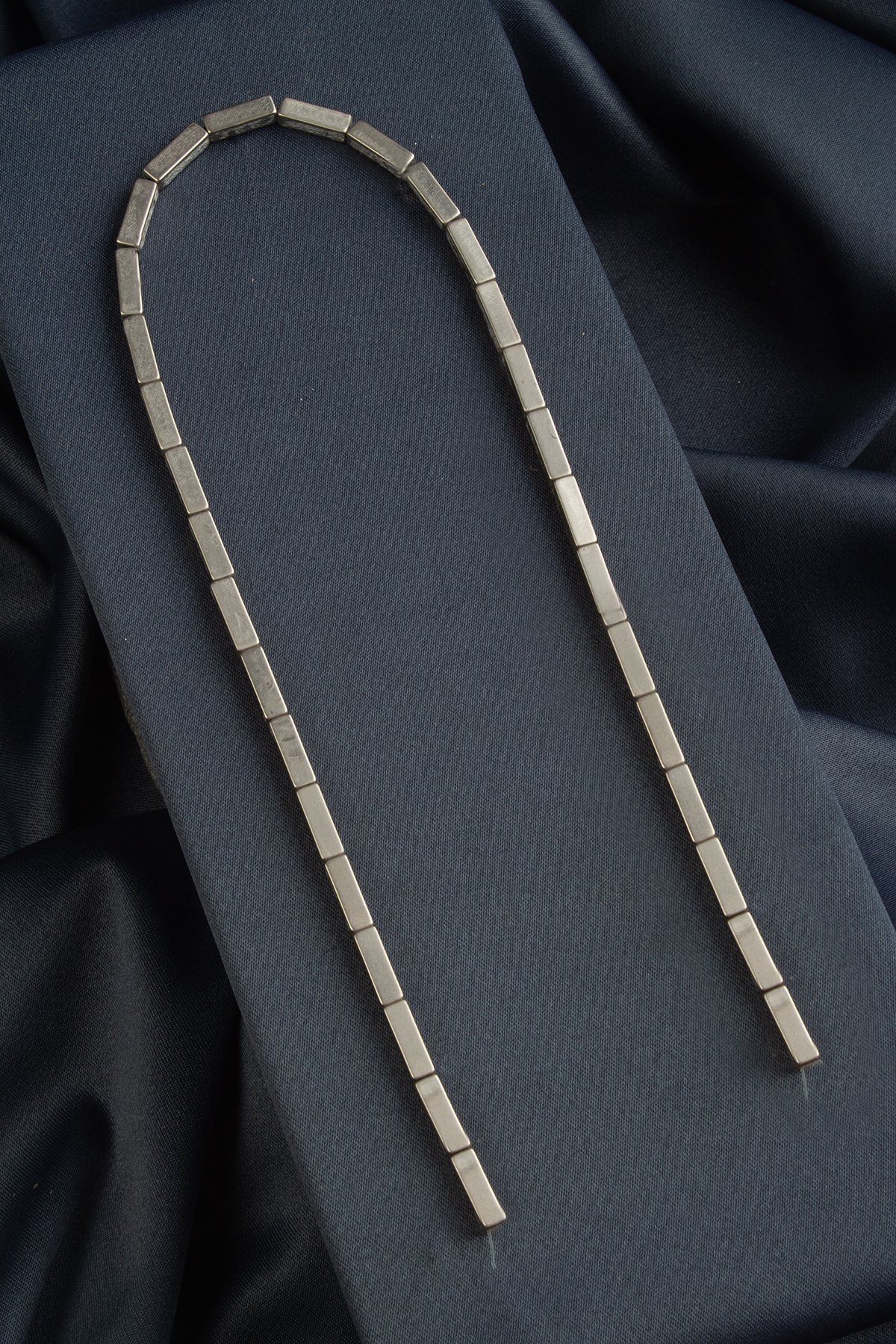 Hematit Doğal Taş Mat Titanyum Dikdörtgen Kesim 4x13mm Dizi