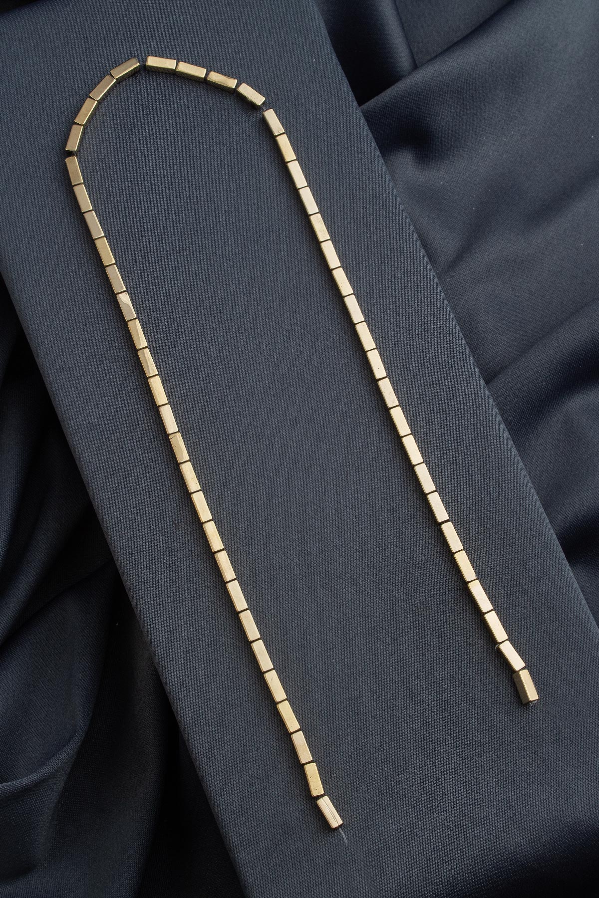 Hematit Doğal Taş Parlak Antik Sarı Dikdörtgen Kesim 3x9mm Dizi