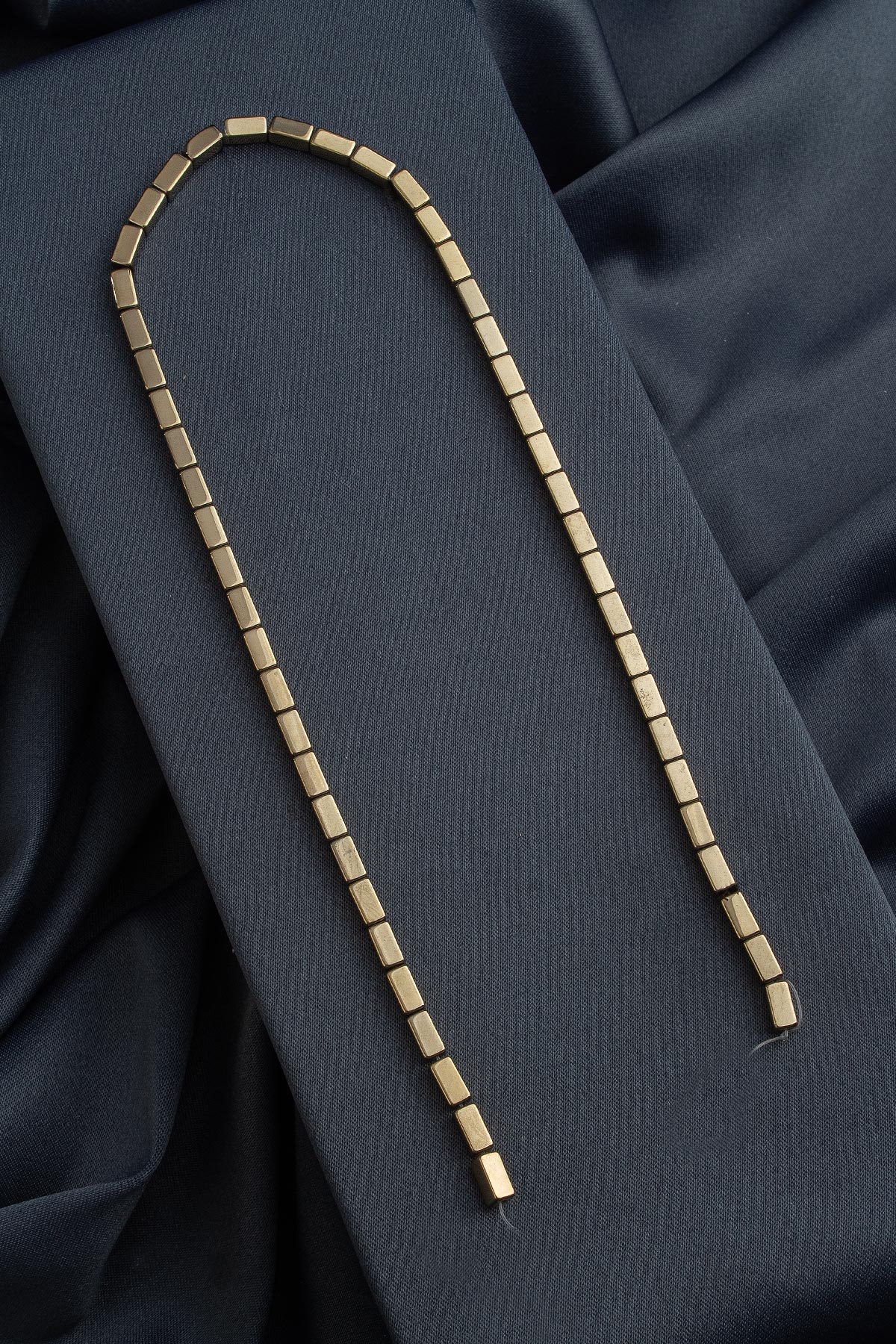 Hematit Doğal Taş Parlak Gold Dikdörtgen Kesim 4x8mm Dizi