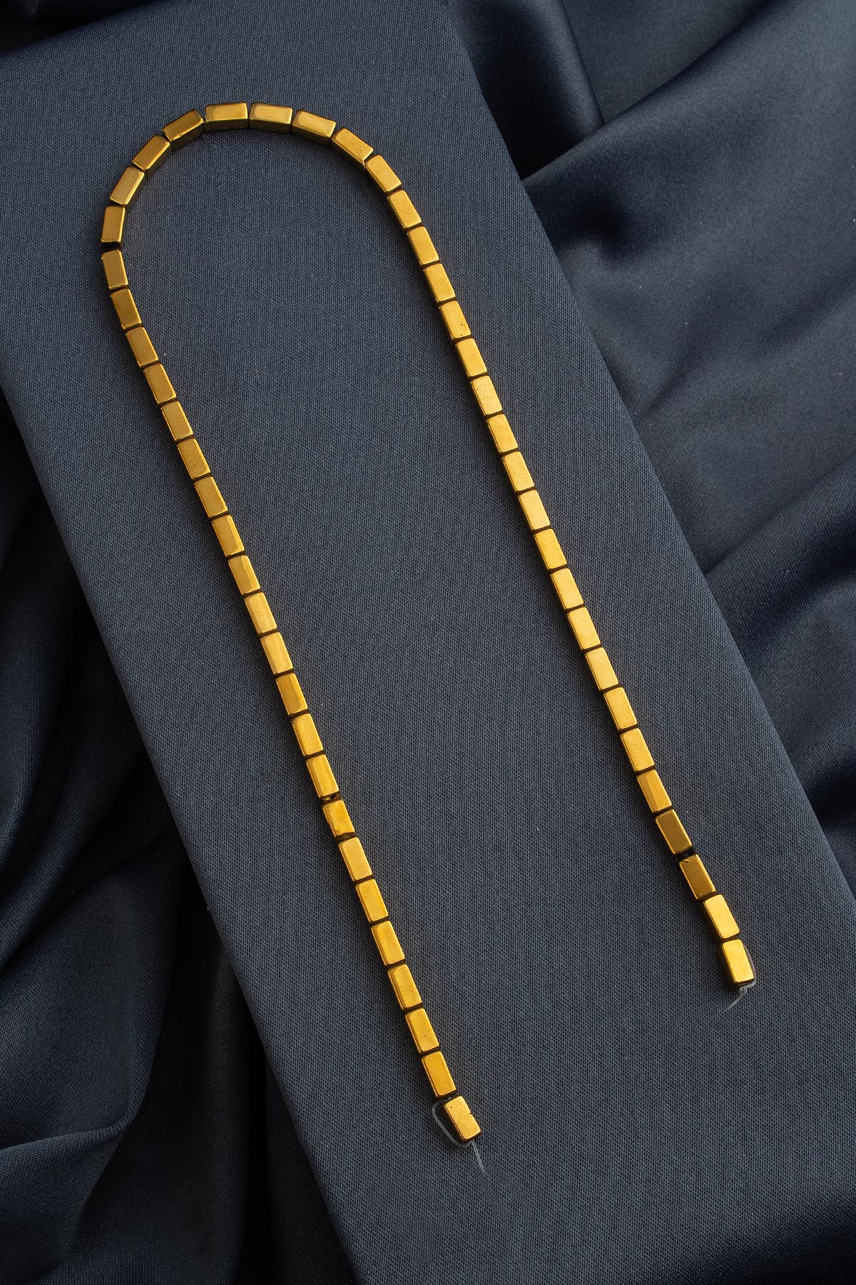 Hematit Doğal Taş Parlak Gold Dikdörtgen Kesim 4x8mm Dizi