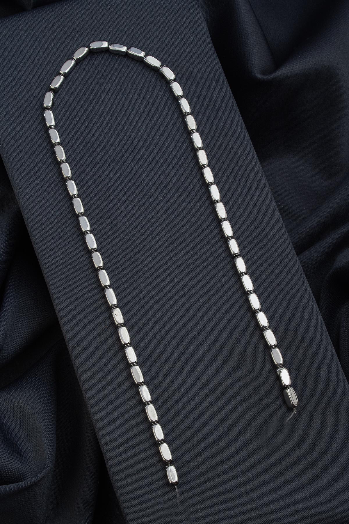 Hematit Doğal Taş Parlak Gümüş Dikdörtgen Kesim 4x8mm Dizi [AA]