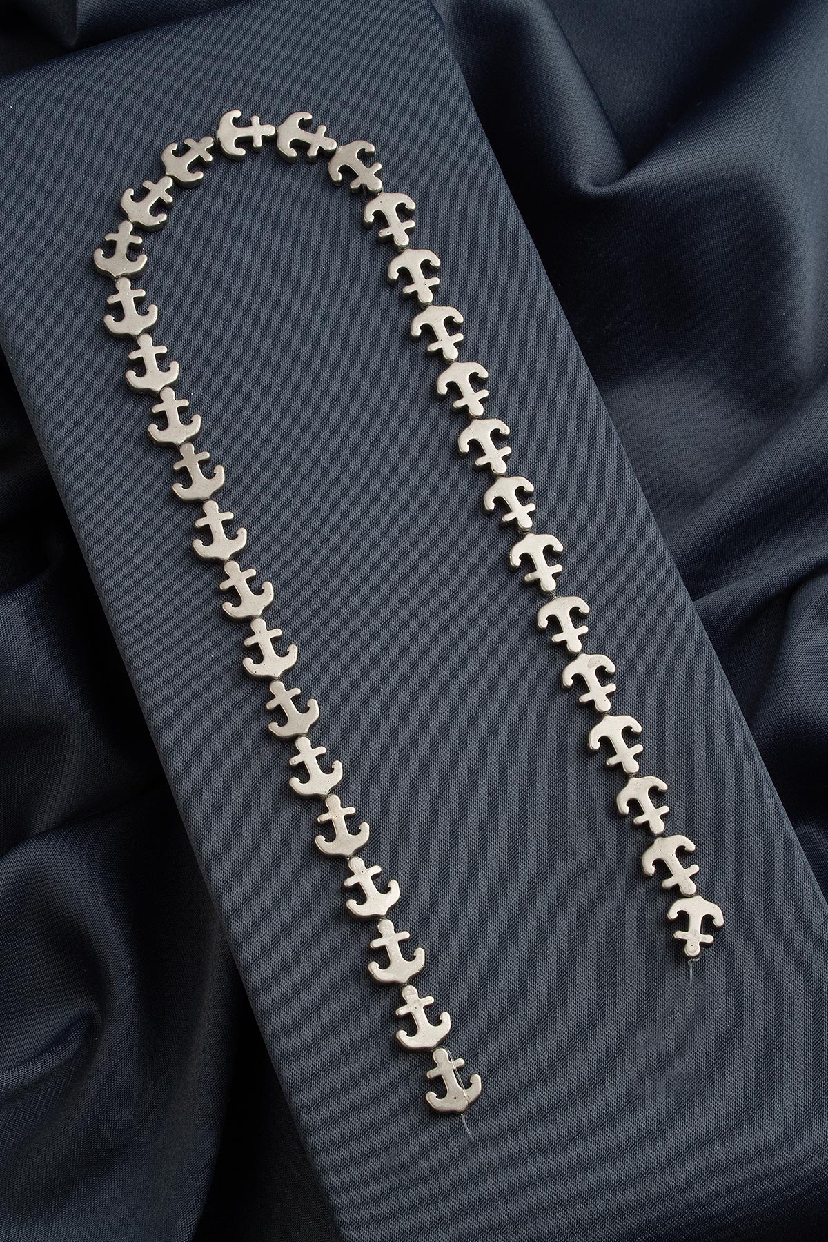 Hematit Doğal Taş Titanyum Gemi Çapası Kesim 13x11mm Dizi
