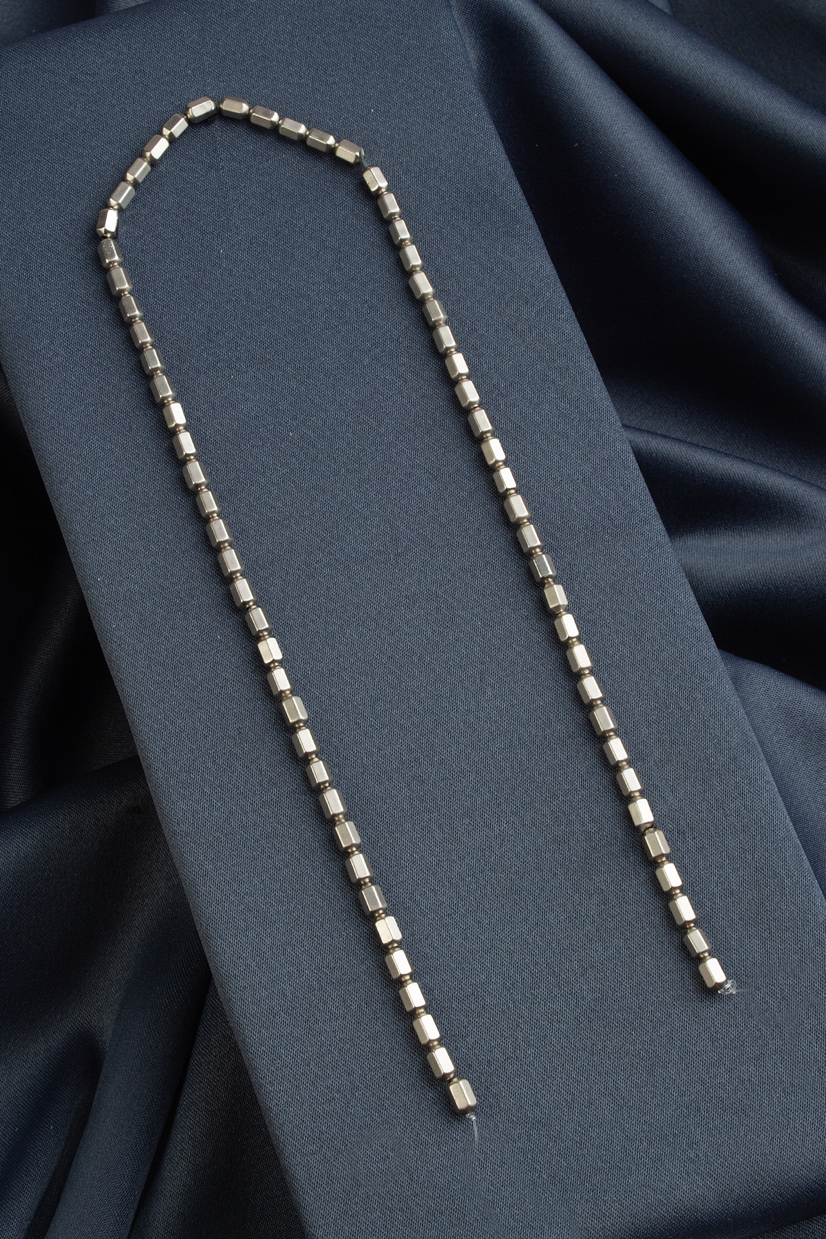 Hematit Doğal Taş Titanyum Rondela Kesim 4x7mm Dizi