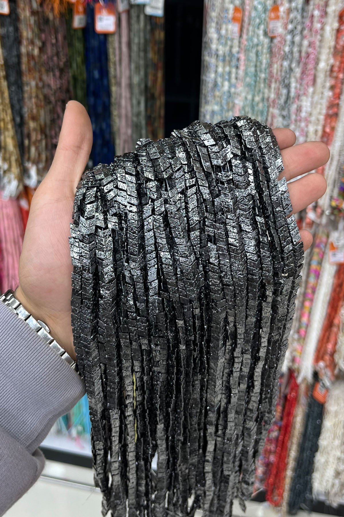 Hematit Taşı Bombeli Çavuş Kesim 8x3mm-Pütürlü Füme Doğal Taş Dizi