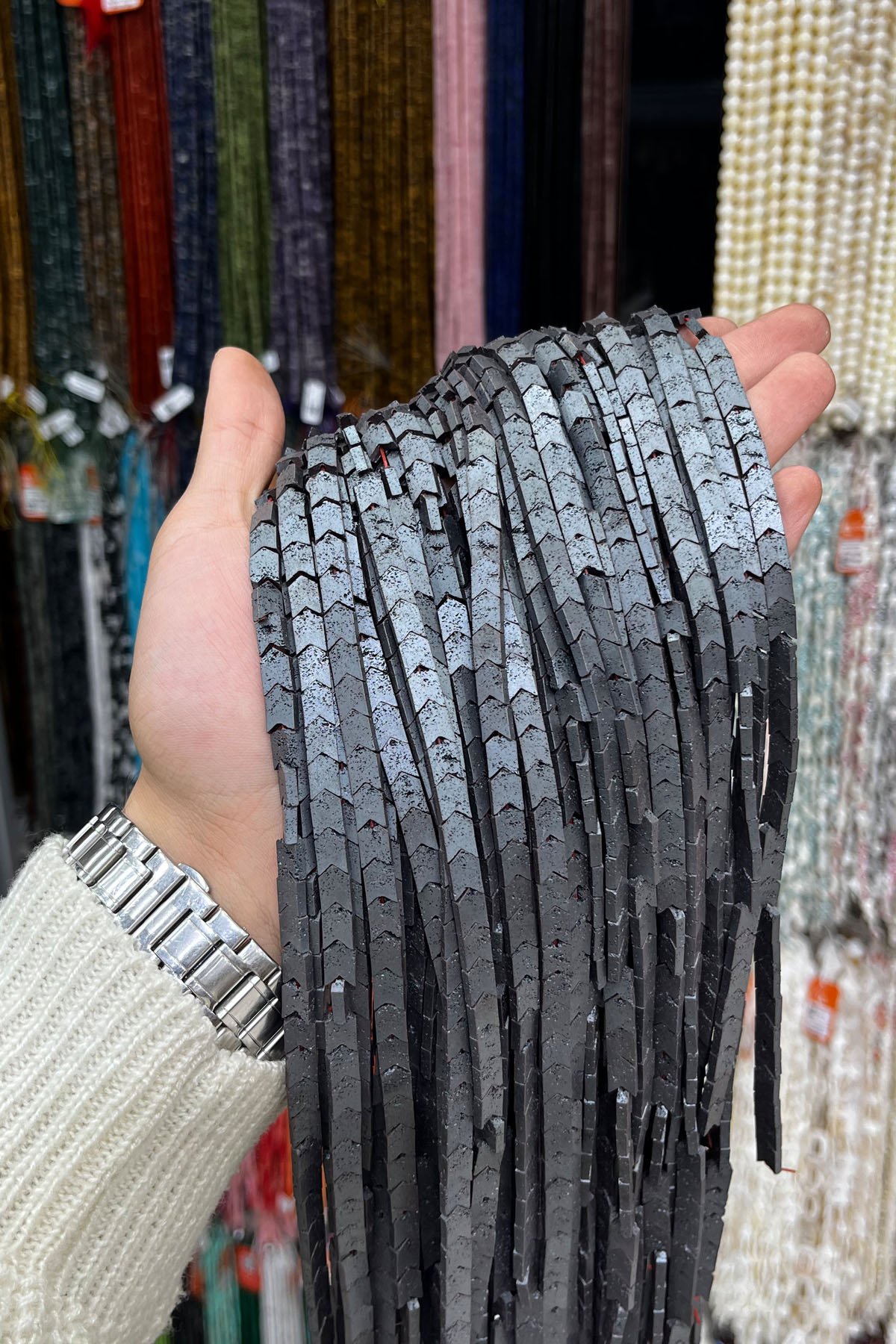 Hematit Taşı Çavuş Kesim 6x6mm- Mat Gri Doğal Taş Dizi