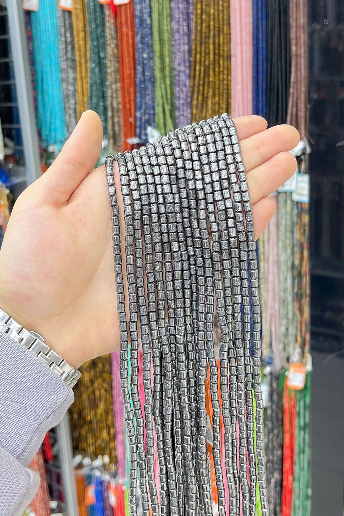 Hematit Taşı Silindir Kesim 4x5mm-Pütürlü Füme Doğal Taş Dizi